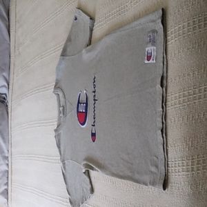Champion T-shirt Medium
